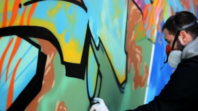 pintura-Graffiti-en-la-pared-del-hombre