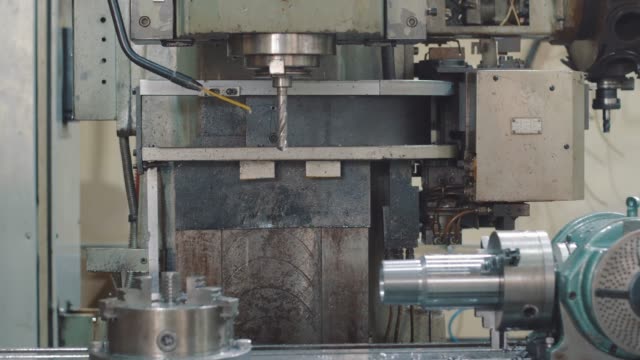 Drilling-holes-in-the-workpiece
