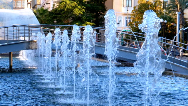 Musikalischen-Springbrunnen-im-Park-am-Ufer-der-Batumi,-Georgien.-Slow-Motion