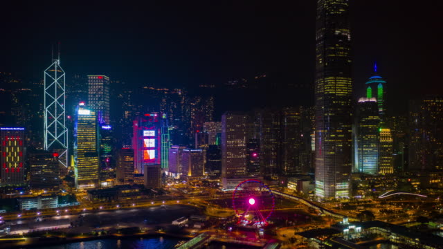 Nacht-beleuchtete-Innenstadt-Bucht-Luftbild-Timelapse-Panorama-4k-Hongkong