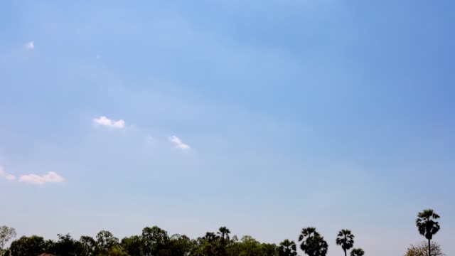 Video-clip-Hyperlapse-or-timelapse-landscape-cityscape-downtown-movement-blue-sky-with-tree-and-building-of-thailand.