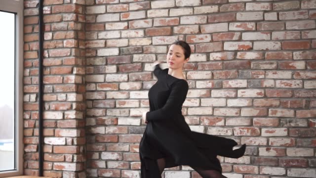 Bailarina,-pasando-sus-días-practicando
