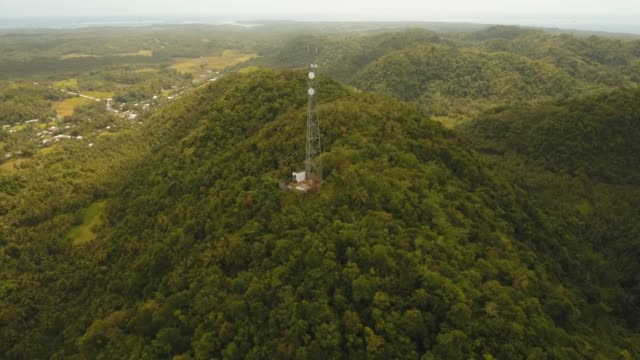 Telephone-signal-tower-in-mountains