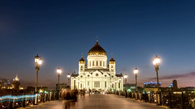 Moscow-city-skyline-day-to-night-sunset-timelapse-at-Cathedral-of-Christ-the-Saviour-and-bridge-over-Moscow-River,-Moscow-Russia-4K-Time-Lapse