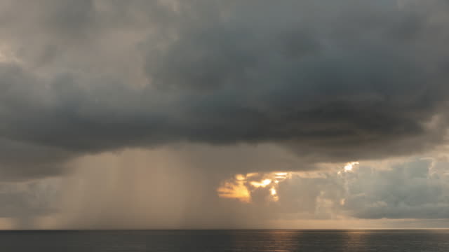 Time-lapse-Clouds-and-rain-in-the-ocean