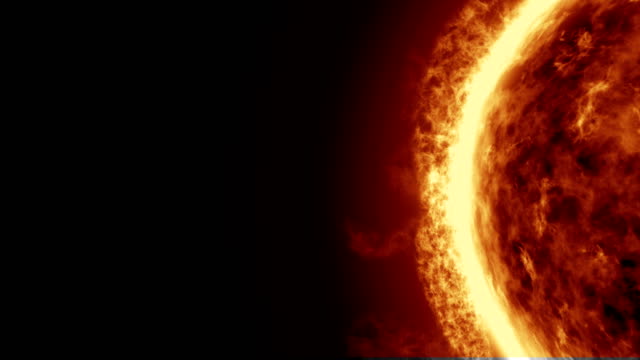 4K-realistisch-Sonne-Oberfläche-mit-Sonneneruptionen,-brennende-Sonne,-die-isoliert-auf-schwarz-mit-Platz-für-Ihren-Text-oder-Ihr-Logo.-Motion-Grafik-und-Animation-Hintergrund.