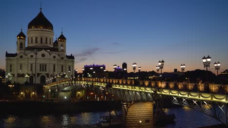 Moscú,-Rusia.-Panorama-nocturno-de-la-Catedral-de-Cristo-el-Salvador