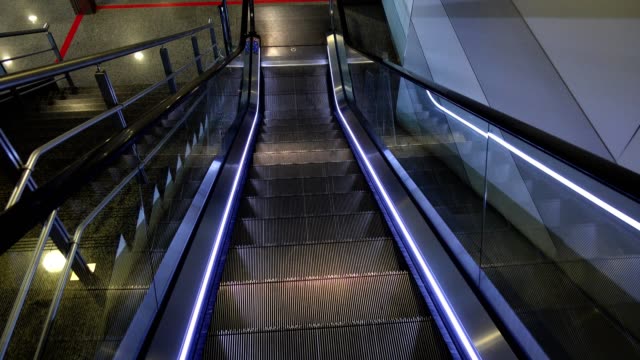 Movement-on-the-escalator.