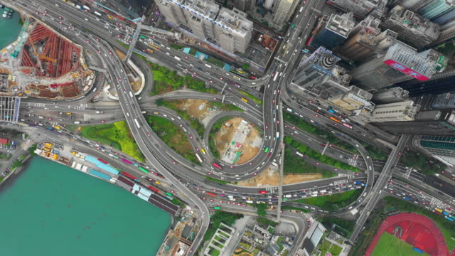 tráfico-Bahía-centro-carretera-cruce-construcción-victoria-Puerto-aéreo-arriba-abajo-panorama-4k-hong-kong