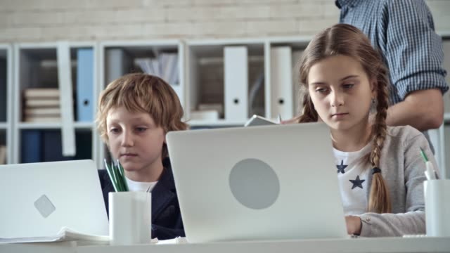 Primary-Students-in-Coding-Class