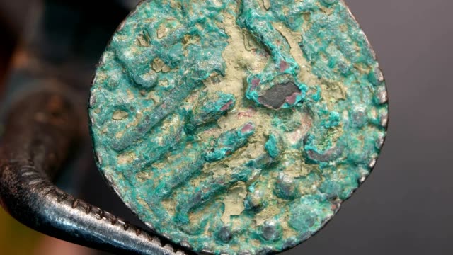 Nahaufnahme-eines-sehr-alten-Münzen