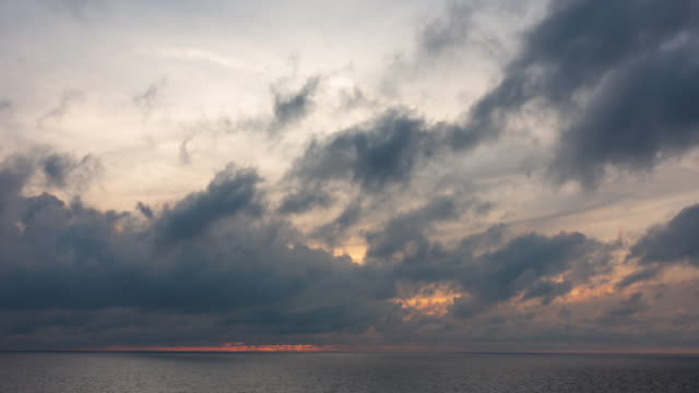 Tiempo-lapso-puesta-de-sol-y-Mar-océano