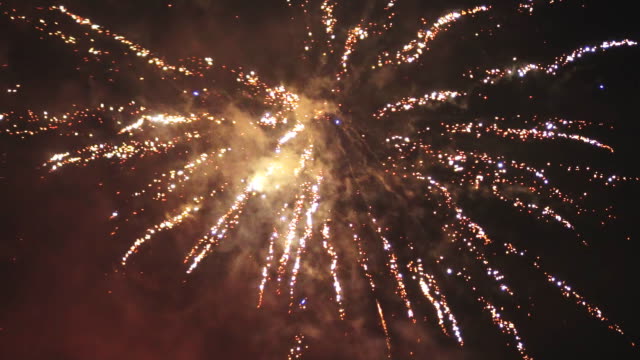Feuerwerk-in-den-Himmel.-Jahr-feiern.