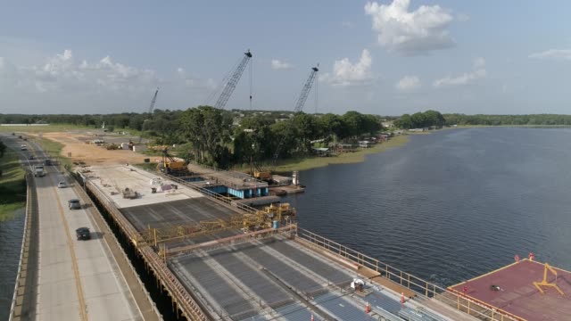 Antenne-des-Straßen--und-Brückenbau-in-Zentral-Florida
