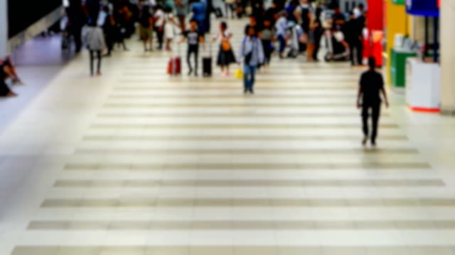 Passagiere-im-Flughafen,-Motion-blur