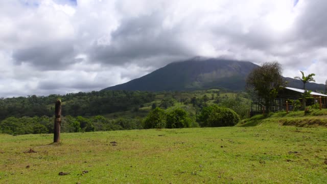 Landschaftsansicht-Arenal-Vulkan-Costa-Ricas