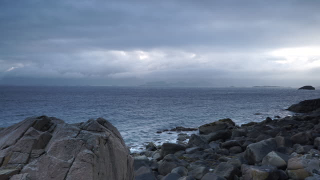 Seelandschaft-der-Lofoten-Inseln,-Norwegen