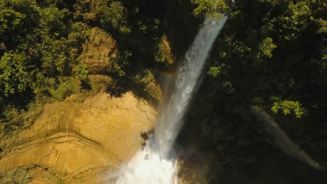 Beautiful-tropical-waterfall