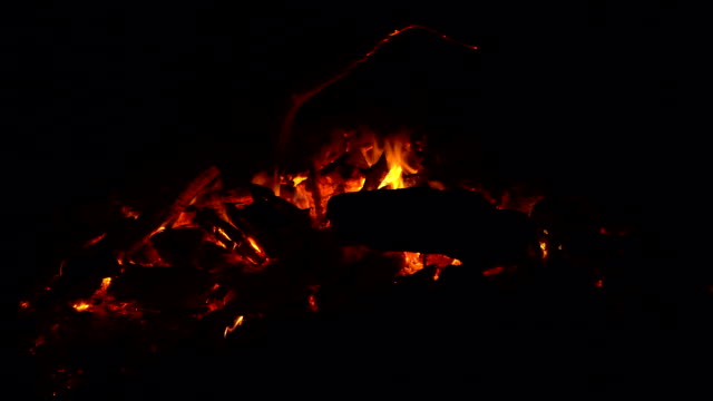 fuego-fuego-Campamento-verano-ardiente-fuego-fogata-en-FullHD