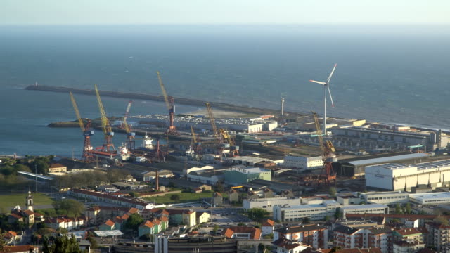 Gran-Puerto-Industrial-en-Portugal