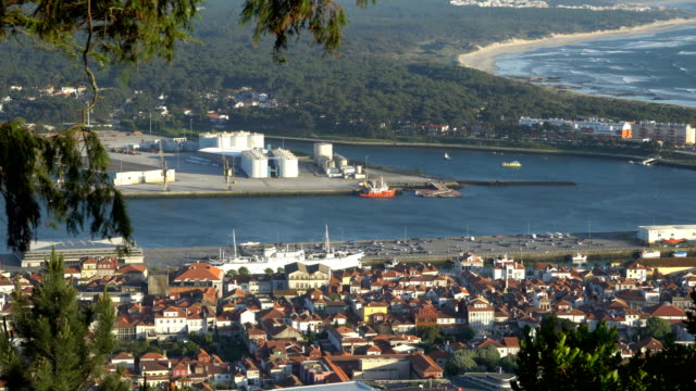 Industrielle-Seehafen-in-Portugal