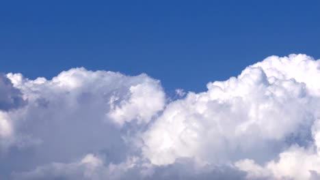 Soft-Smooth-Heavenly-Clouds-on-Clear-Sky-in-Sunny-Day