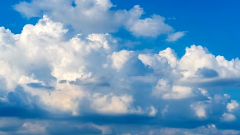 Zeitraffer-der-blauen-Himmel-und-Wolken.