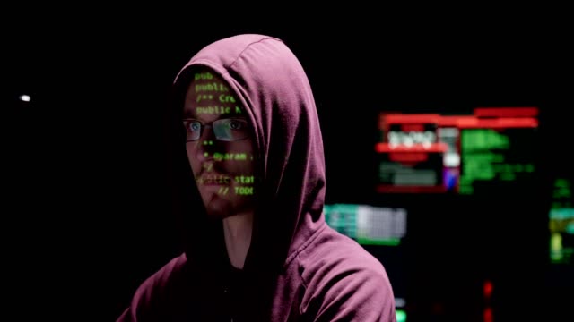Hacker-está-violando-la-ciberseguridad