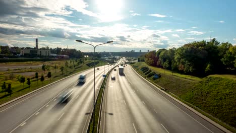 Tráfico-de-la-tarde-en-la-carretera,-Time-lapse