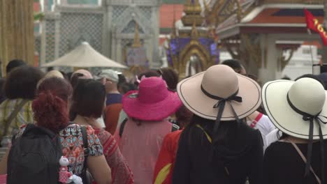 Bangkok-/-Thailand---May-23-2018-:-tourist-at-Wat-Phra-Si-Rattana-Satsadaram-slow-motion-shot