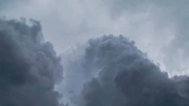 Dicke-Wolken-Zeitraffer