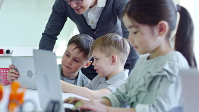 Schoolchildren-Having-Information-Technology-Lesson