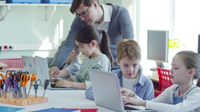 Schoolchildren-Using-Computers-in-IT-Class