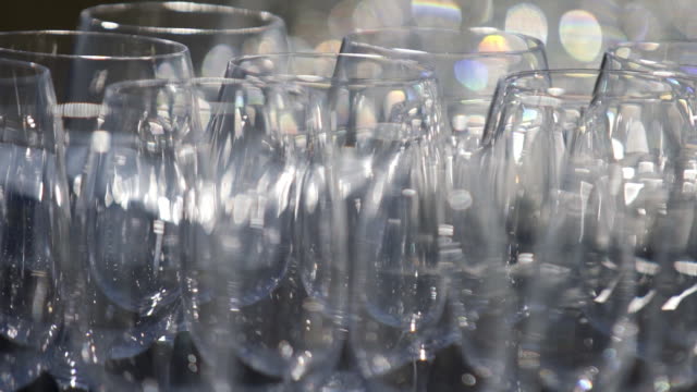 Vorbereitete-leere-Champagner-Gläser