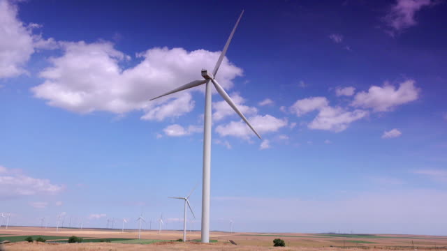 Cluster-of-wind-turbines-creating-clean-&-renewable-energy,