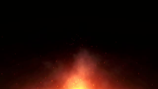 echtes-Feuer-Funken-von-Lagerfeuer-mit-Asche-Aufstieg-über-Rauch,-Gefahr-Explosion-auf-schwarzem-Hintergrund