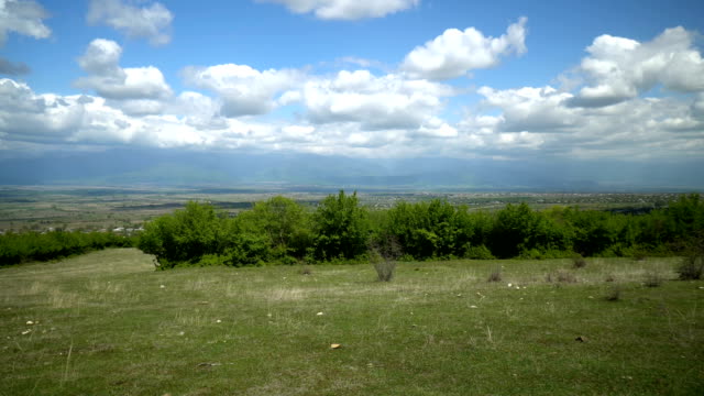 Vista-panorámica-del-Valle-de-Alazani-desde-lo-alto-de-la-colina