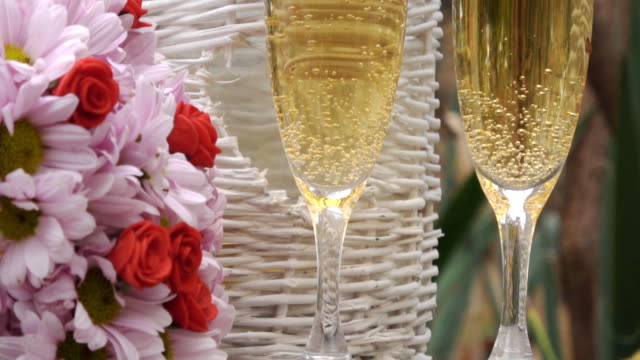 Champagne-and-flowers-wedding-concept