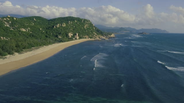 Luftaufnahme-der-wunderschöne-tropische-Wüste-Insel-Strand-von-Drohne
