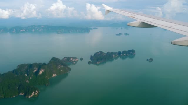 Luftbild-Landschaft-von-Flugzeug-absteigend