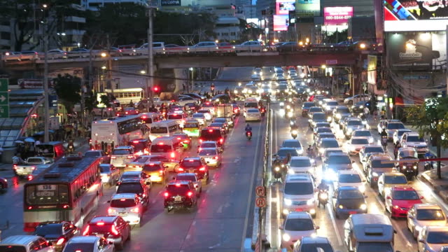 Noche-embotellamiento-en-Bangkok