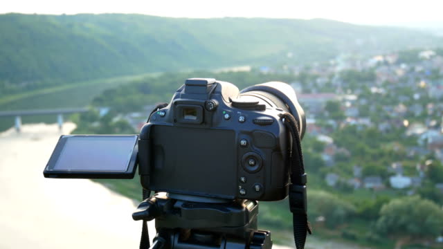 Camera-tripod-view-sun