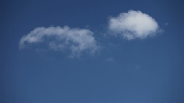 Cielo-azul-con-nubes