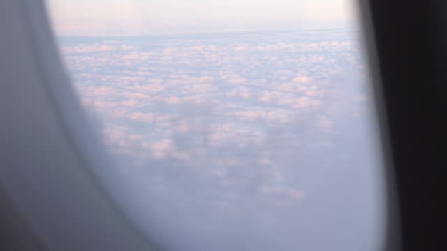 Cloudscape-de-mañana,-vista-desde-el-iluminador