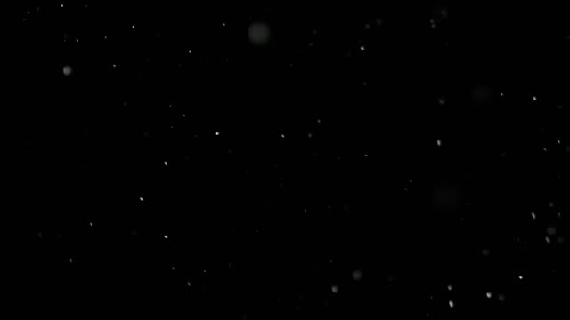 Blanca-nieve-cayendo-sobre-fondo-negro-aislado