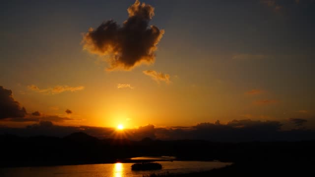 imágenes-de-puesta-de-sol-espectacular-Time-lapse-4k-de-resolución