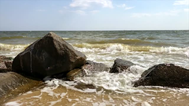 Sea-Waves-Breaking-On-Rock---Slow-Motion