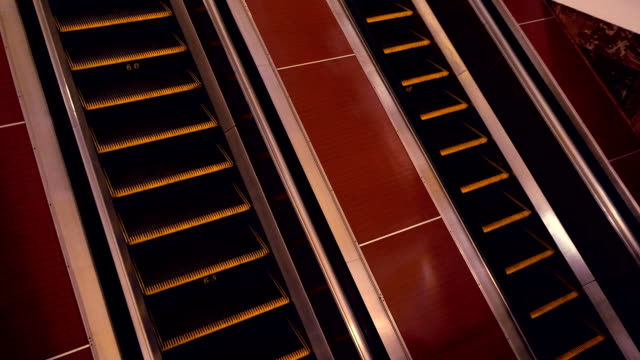 Moving-escalator-in-subway