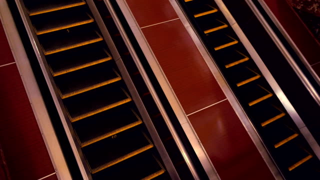 Moving-escalator-in-subway
