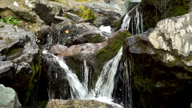 Kaskade-von-Wasserfällen-Rosa-Khutor